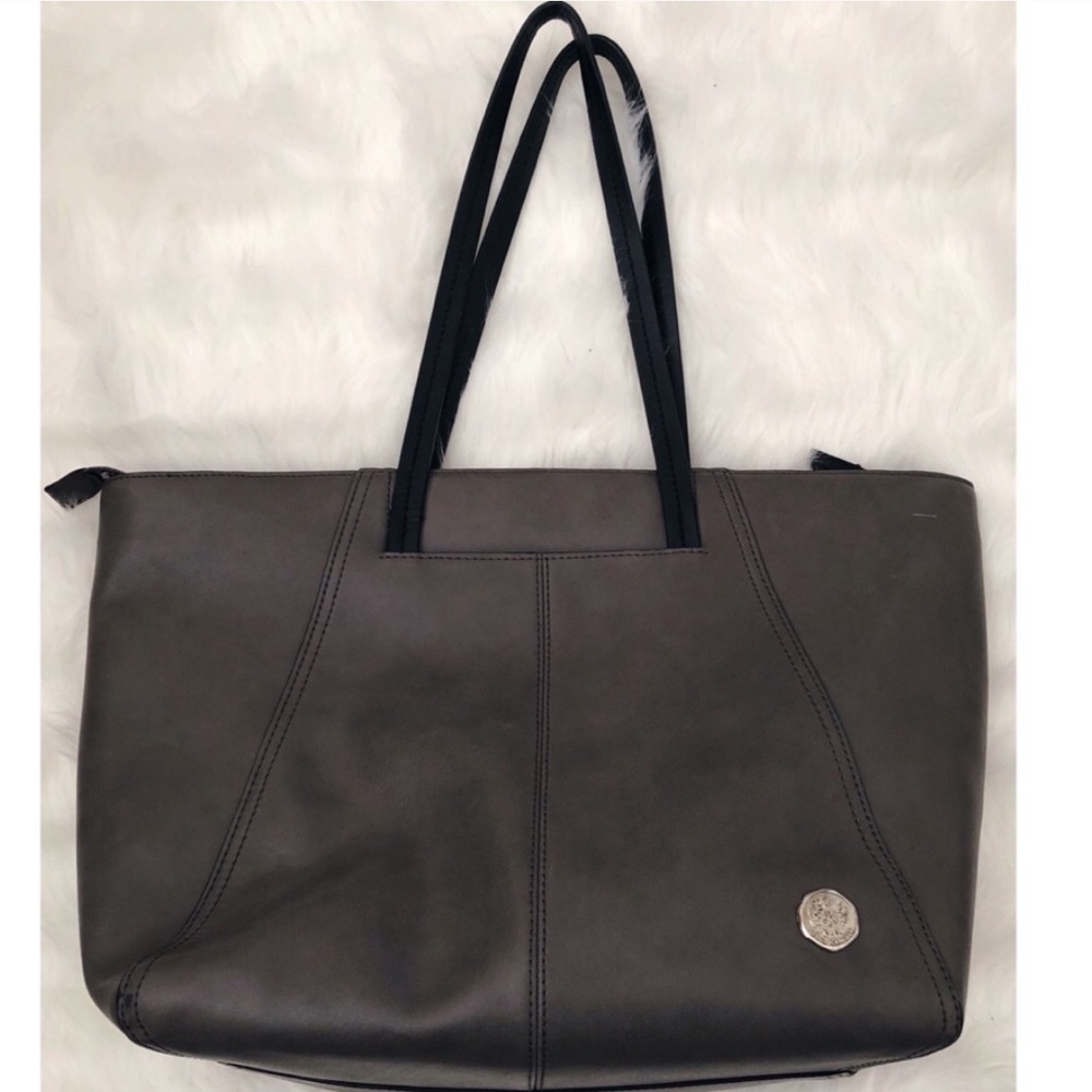 Vince Camuto Leather bag/ Tote with zipper